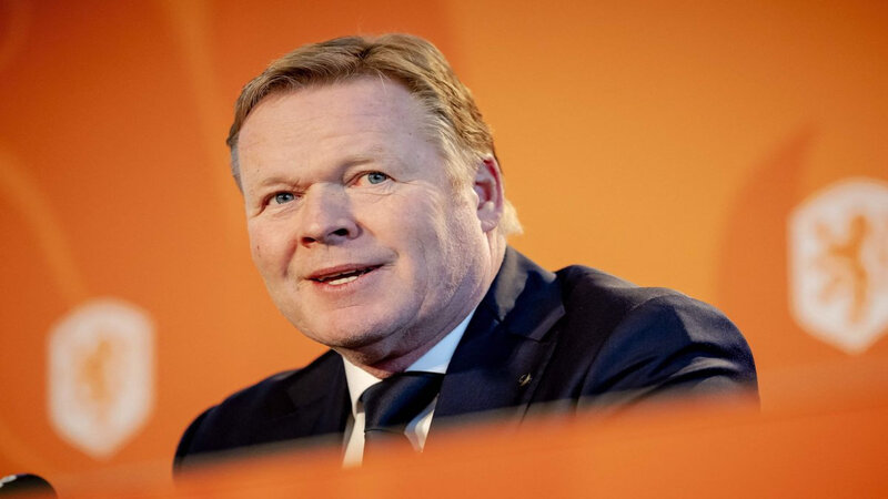 Huấn luyện viên trưởng Ronald Koeman