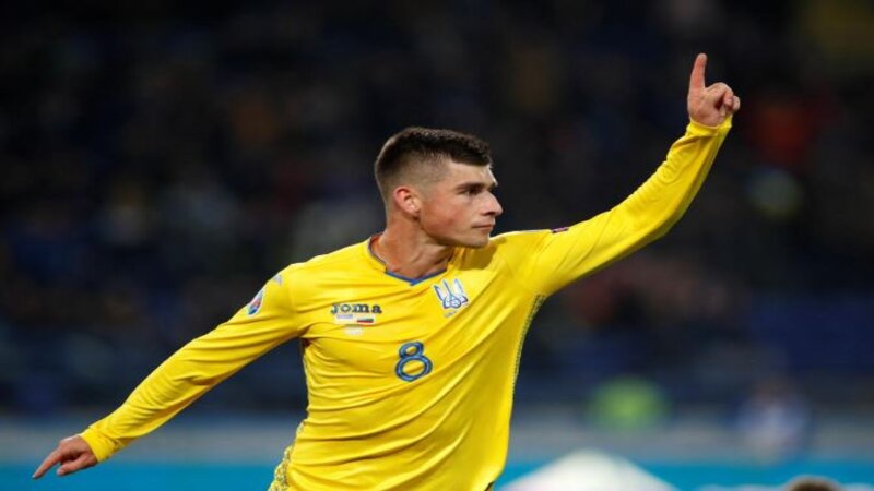 Ruslan Malinovskyi cùng đội tuyển Ukraine tham dự VCK EURO 2024